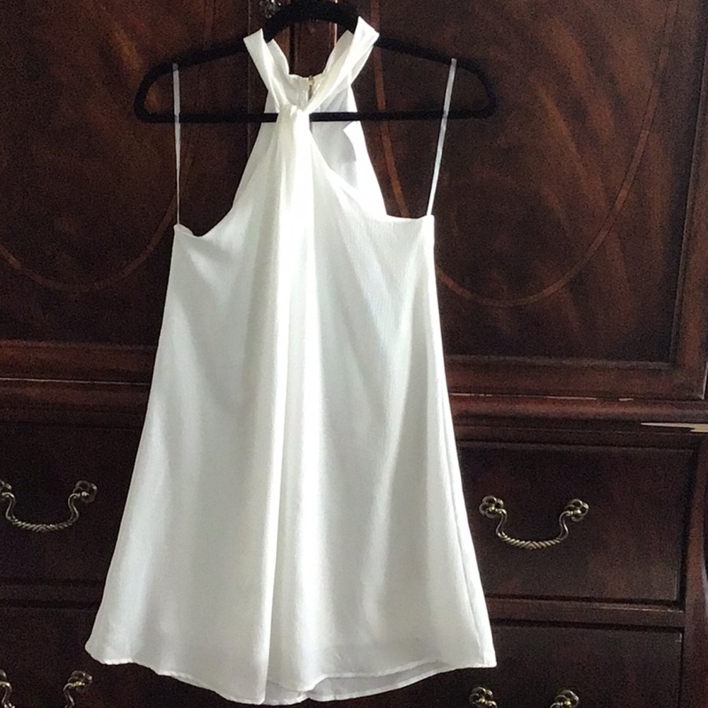 White criss cross halter dress fully lined.
